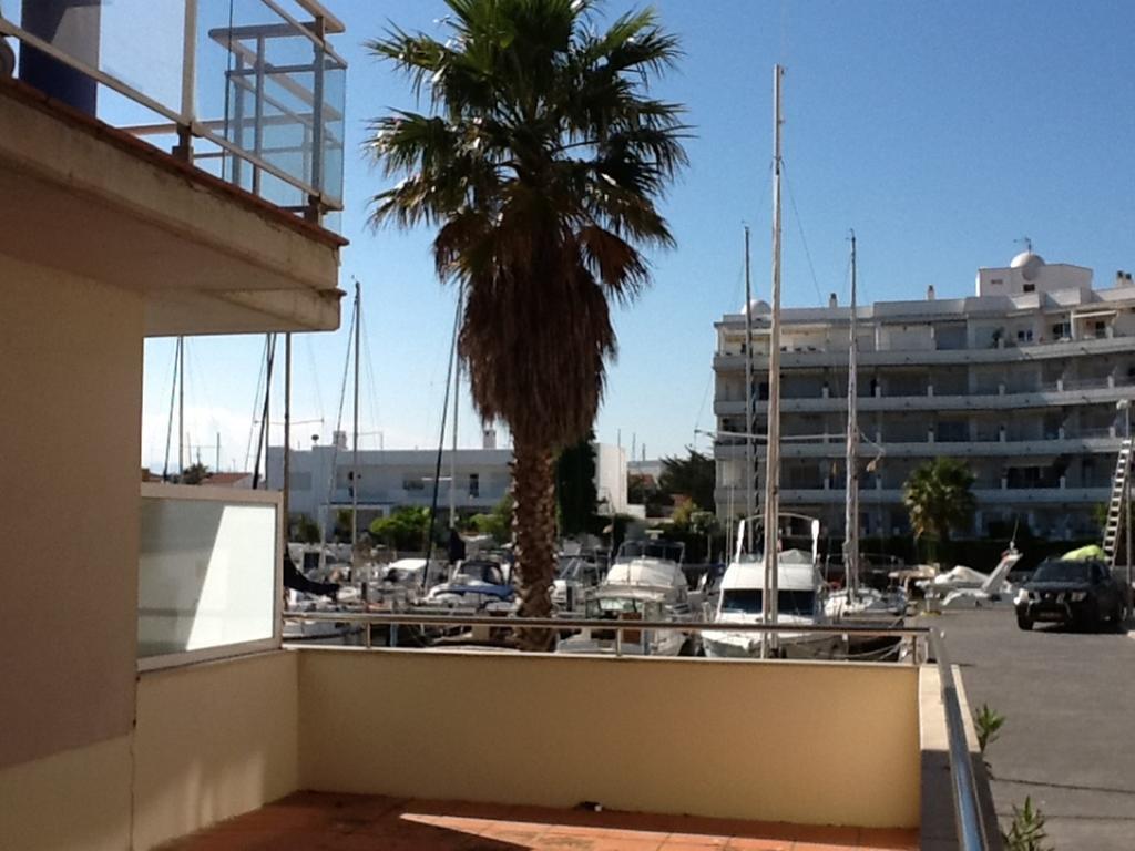 روساس Rvhotels Port Canigo الغرفة الصورة