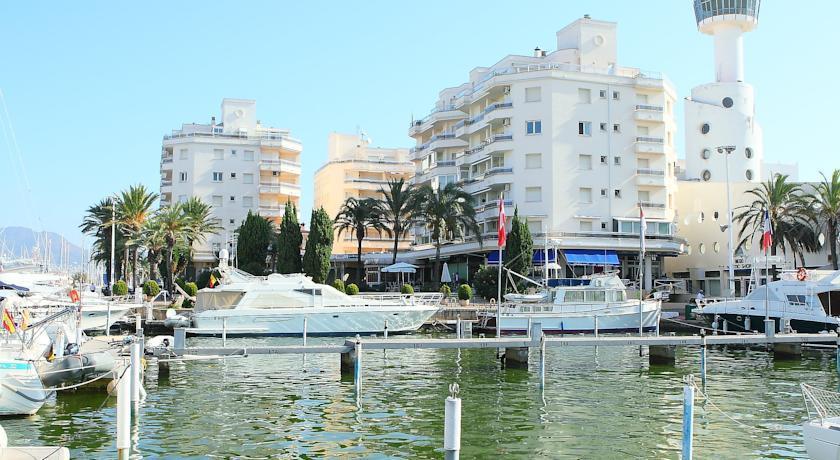 روساس Rvhotels Port Canigo الغرفة الصورة